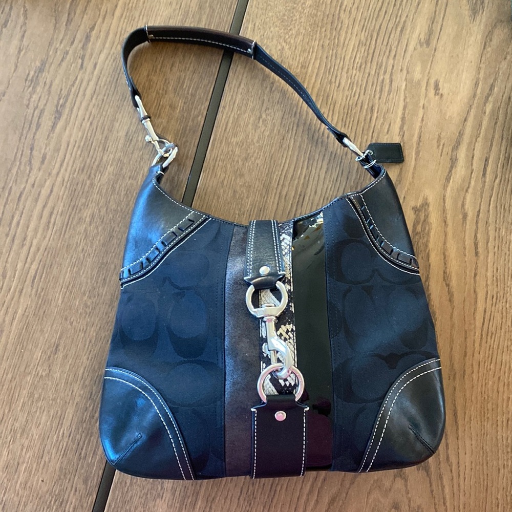 Coach Hamptons Logo Large Clip Black Hobo